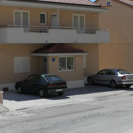 With Parking Space - 6850 Makarska