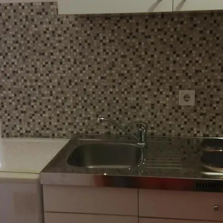 With Parking Space - 6850 Apartamento