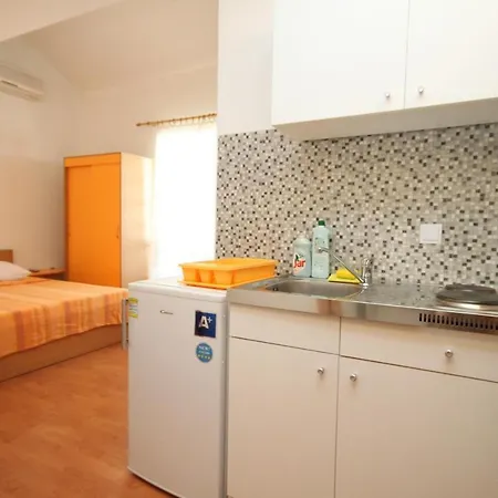 With Parking Space - 6850 Makarska