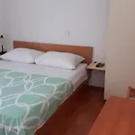 아파트 With Parking Space - 6850