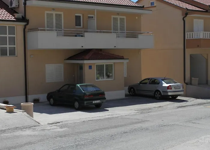 With Parking Space - 6850 Makarska