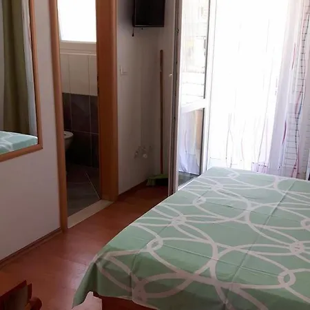 Apartment With Parking Space - 6850 Makarska