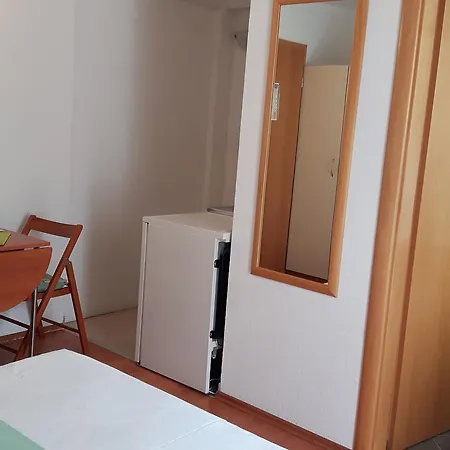 Apartment With Parking Space - 6850 Makarska
