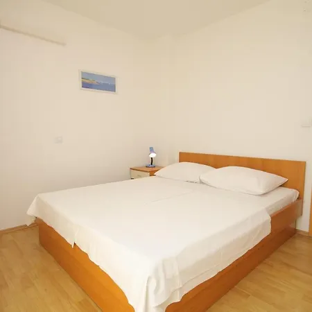 With Parking Space - 6850 Apartment Makarska